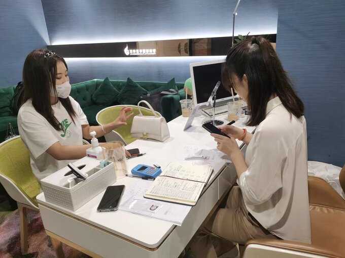 故事：她是备受宠爱的长公主，和亲隔天却被夫婿送进青楼